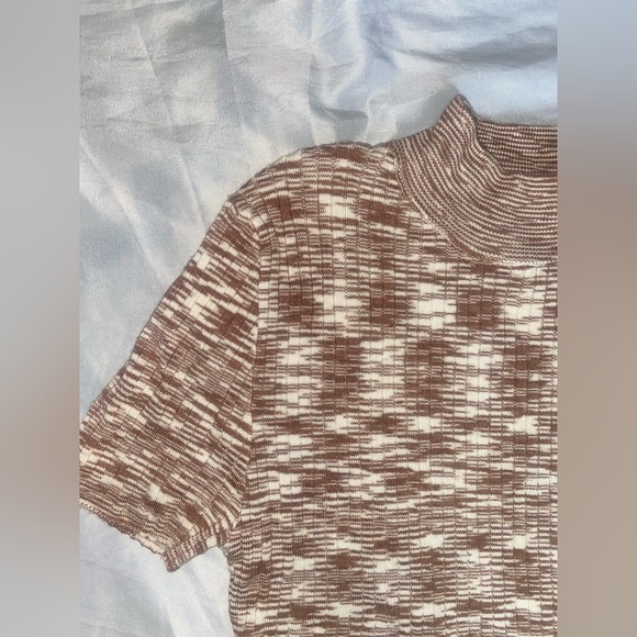 cream and brown knit patterned crop top with mock neck - Picture 3 of 4
